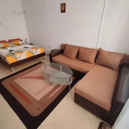 Apartment For Guests Linov