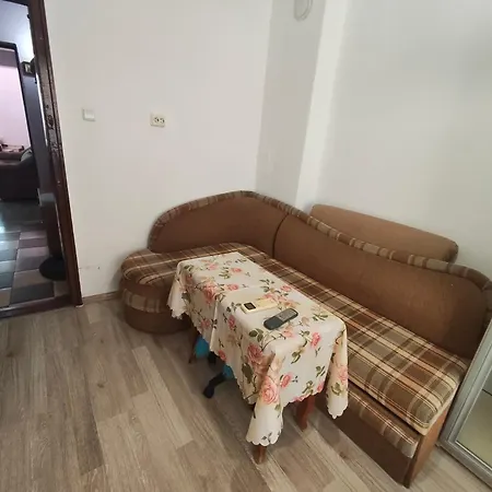 Apartment For Guests Linov
